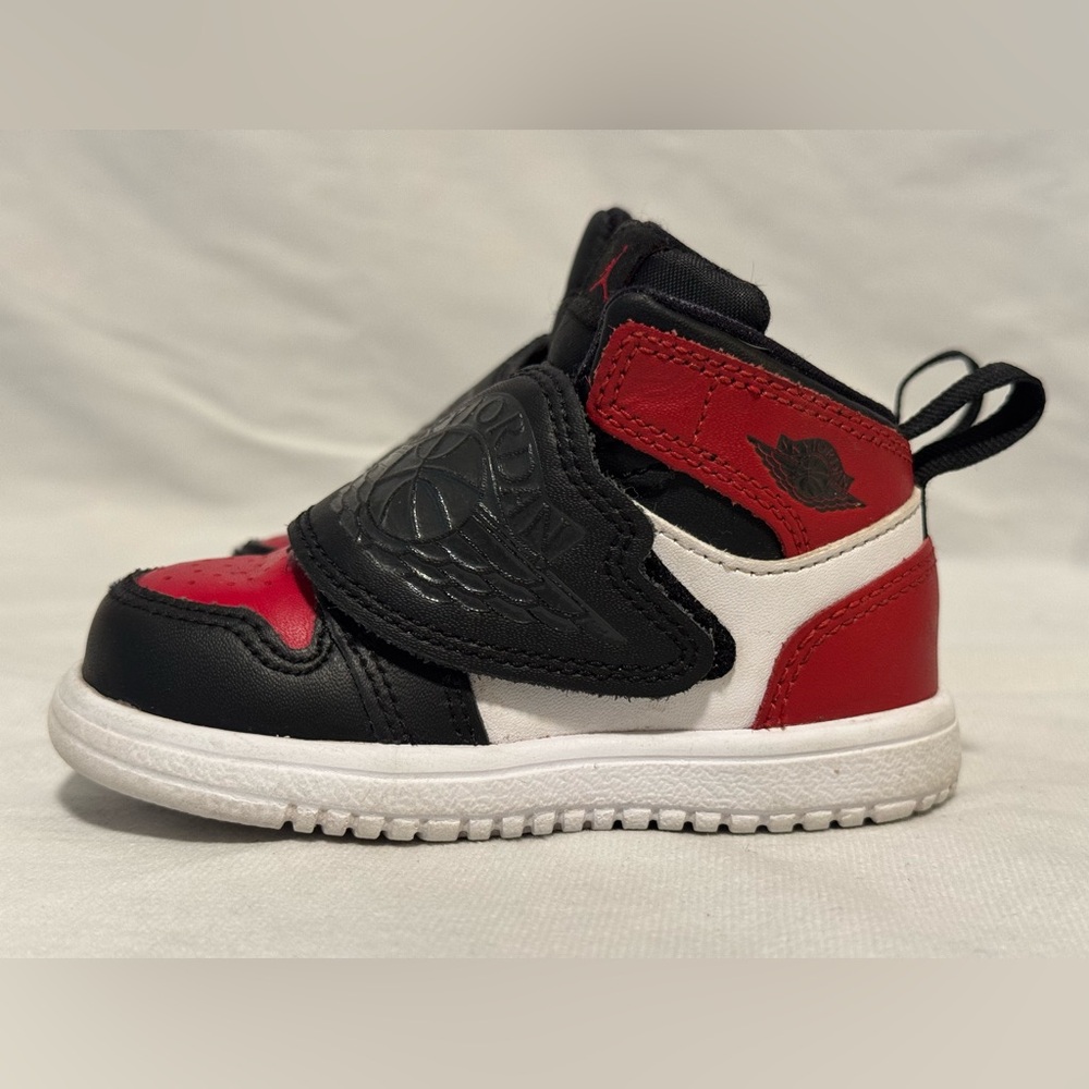 Nike Air Jordan 1 Retro Sky Red Black White Size 6c